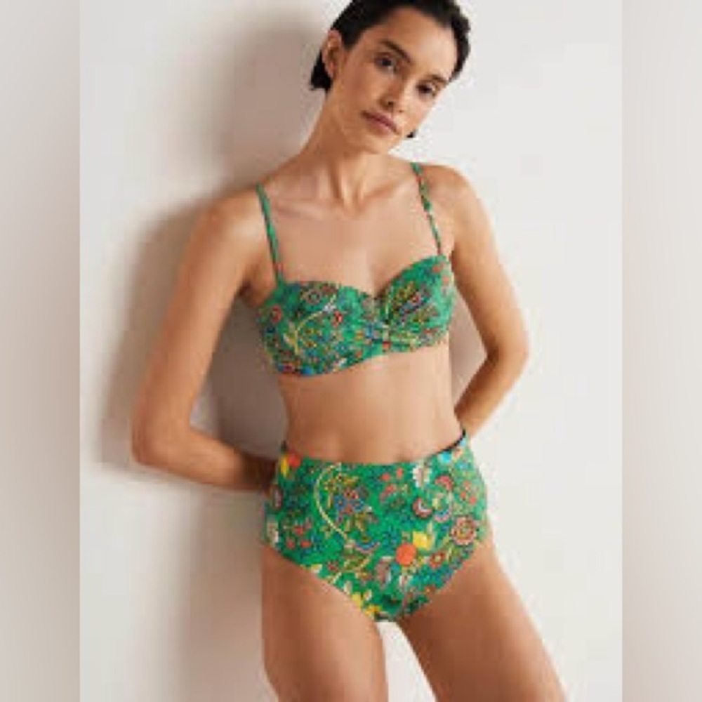 NWT Boden swim Catania Cup-size Bikini Top 32DD. D23